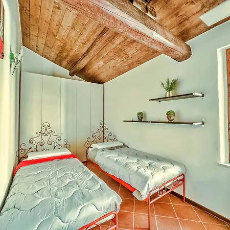 Апартаменты Domus Art - Casa D'arte Con 2 Bagni - Centro *