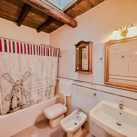 Domus Art - Casa D'arte Con 2 Bagni - Centro Апартаменты *