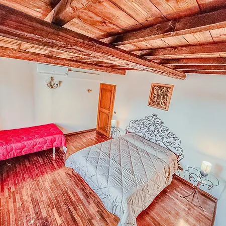 Апартаменты Domus Art - Casa D'arte Con 2 Bagni - Centro Феррара