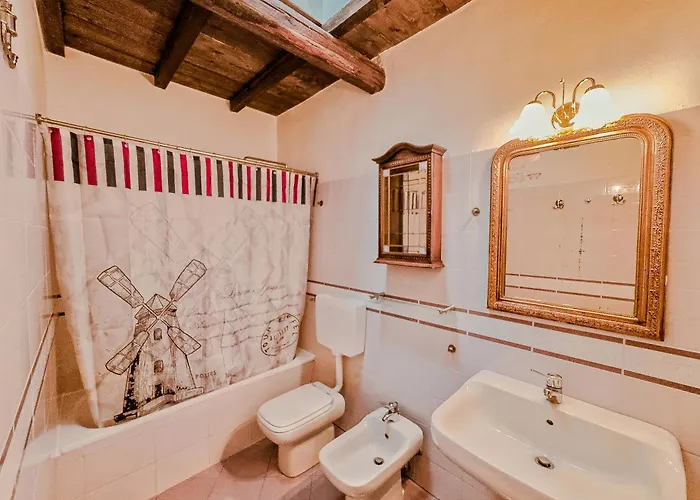 Domus Art Experience Art In The Center Of Apartament *