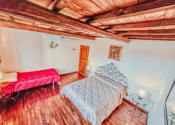 Apartament Domus Art Experience Art In The Center Of Ferrara