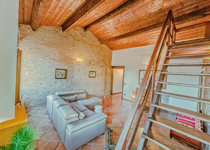 Apartament Domus Art Experience Art In The Center Of