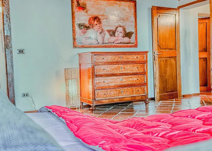 Apartament Domus Art Experience Art In The Center Of Ferrara